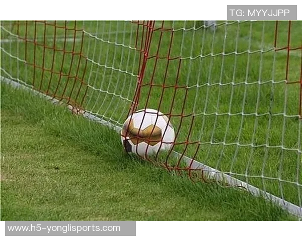 深入解析足球比赛规则与裁判判罚的关键要素与常见误区 深入解析足球比赛规则与裁判判罚的关键要素与常见误区