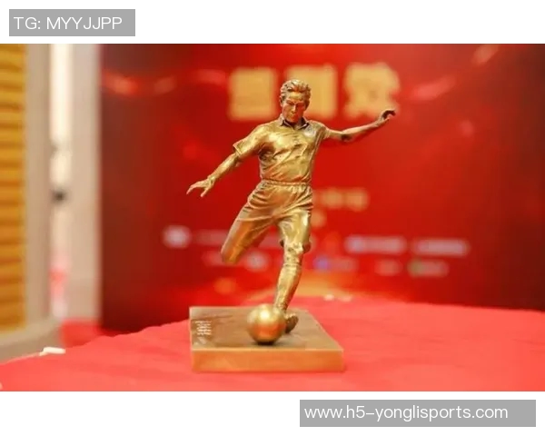 足球0号的传奇之路:从草根到巅峰的奋斗故事与荣耀时刻 足球0号的传奇之路:从草根到巅峰的奋斗故事与荣耀时刻